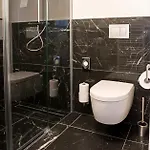 The Outlet 4*
