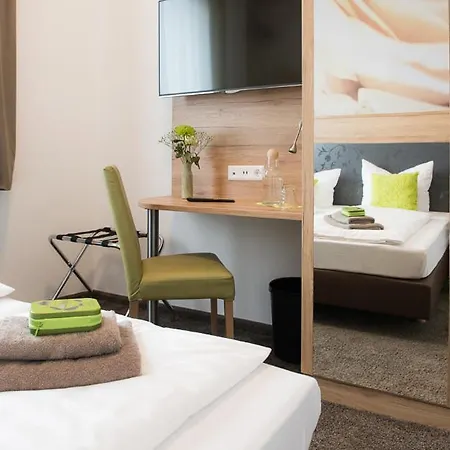 The Outlet 4*