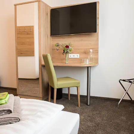 The Outlet 4*